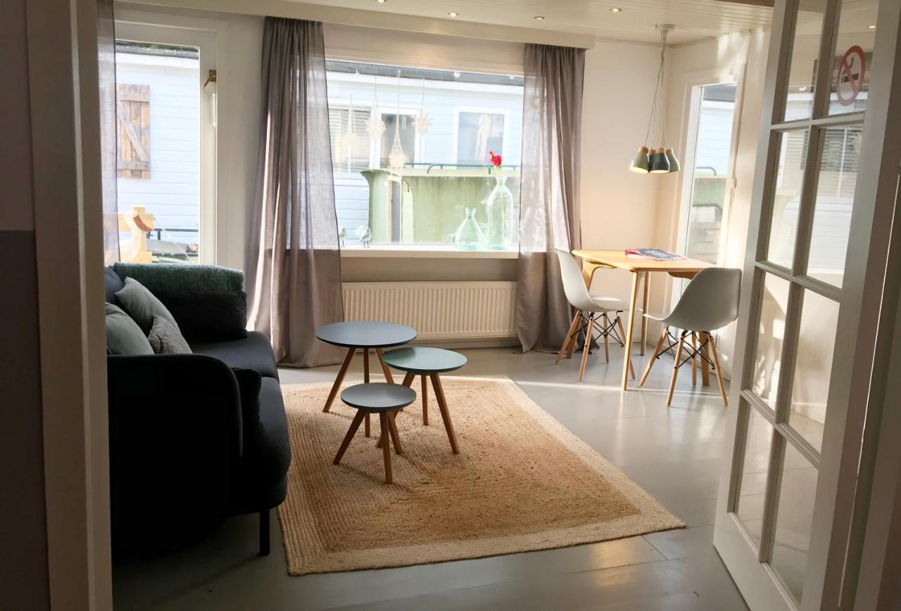 Houseboat Apartment With Water Terrace, Free Parking, Free Bikes & Fast Wifi Amsterdam Luaran gambar