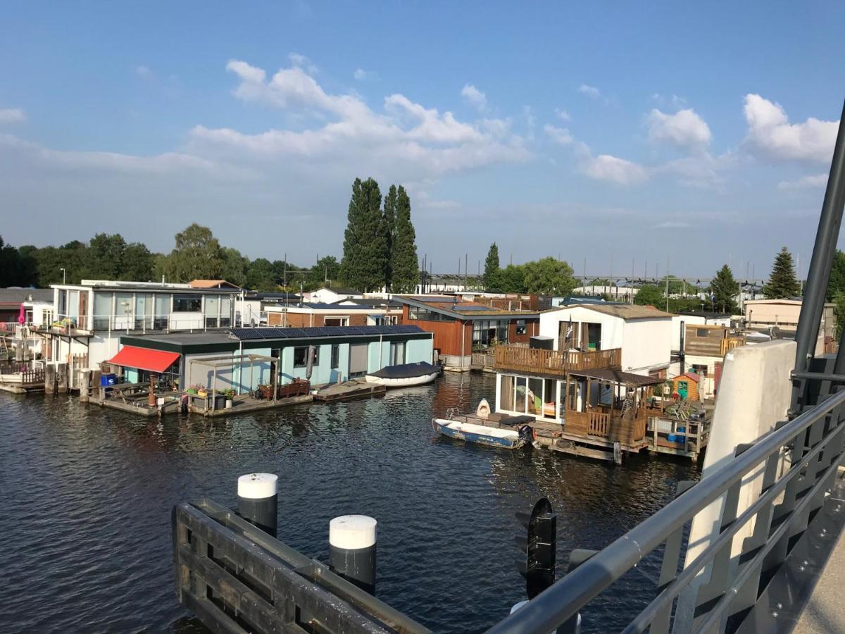 Houseboat Apartment With Water Terrace, Free Parking, Free Bikes & Fast Wifi Amsterdam Luaran gambar