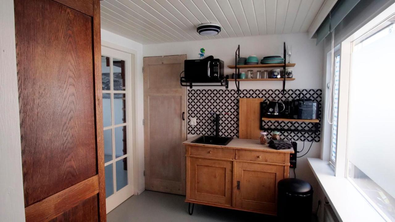 Houseboat Apartment With Water Terrace, Free Parking, Free Bikes & Fast Wifi Amsterdam Luaran gambar